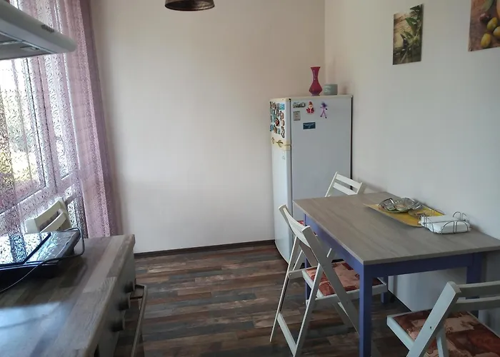 Διαμέρισμα мезонет мени - две спални и две бани