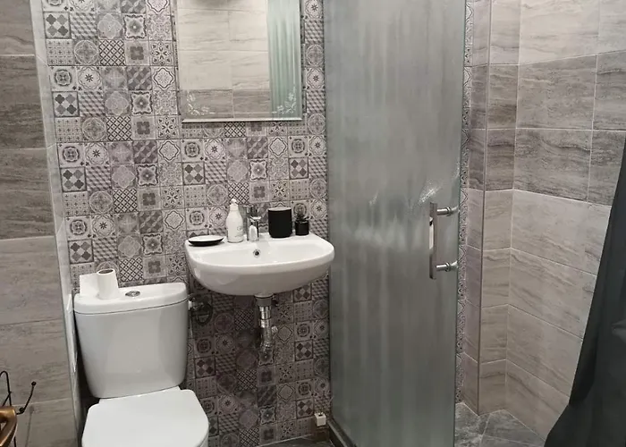 мезонет мени - две спални и две бани